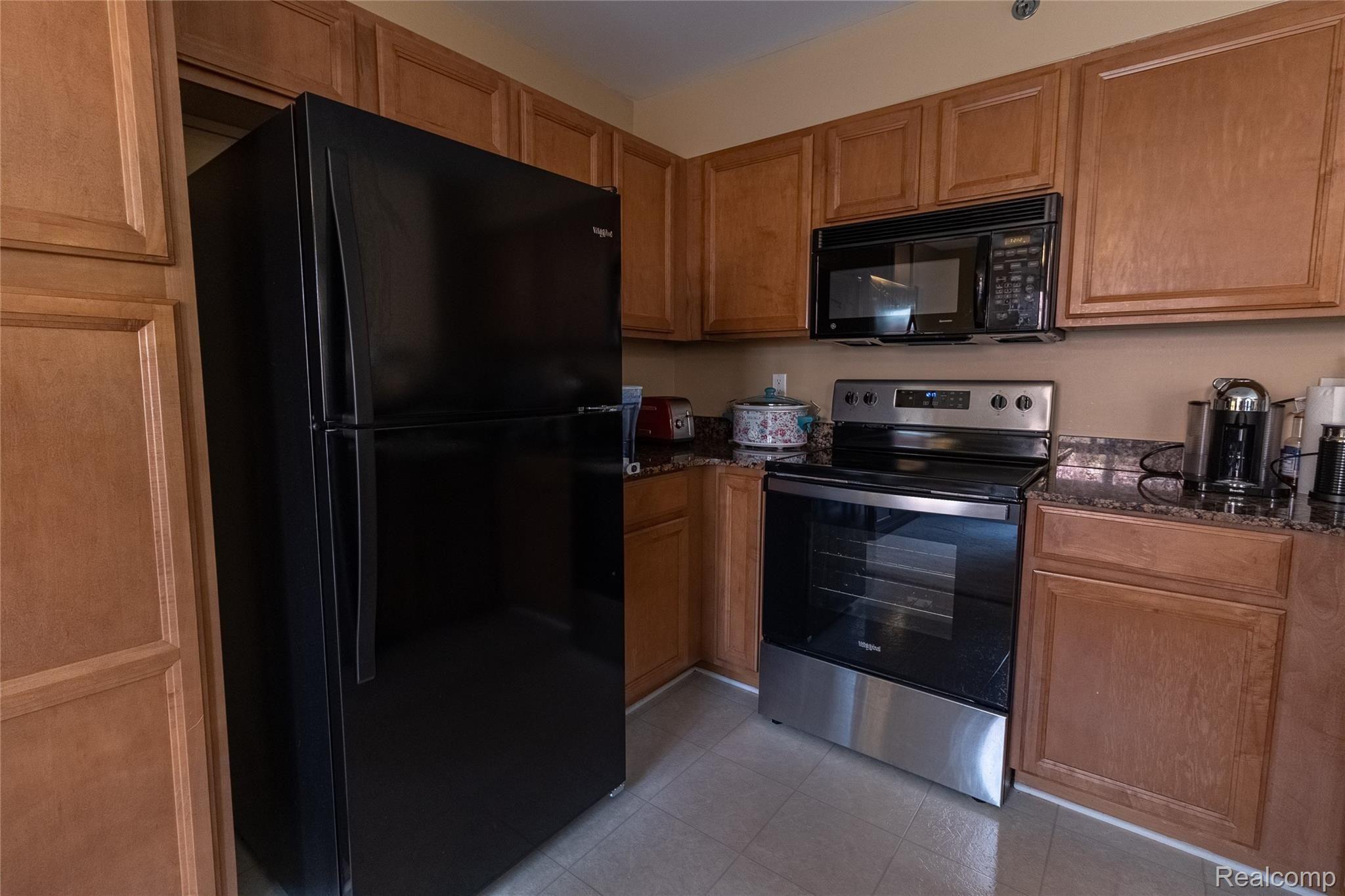 1643 Deepwood Circle Rochester, MI 48307 - Photo 15 of 35 DJ0A3440-HDR.jpg