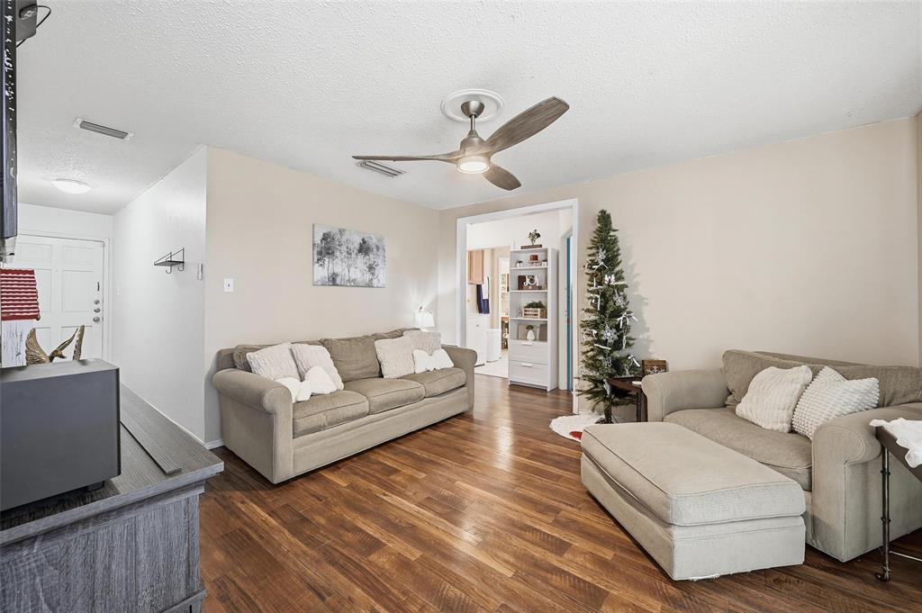 4201 Redstone Road Denton, TX 76209 - Photo 3 of 23