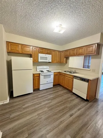 $1,780 | 109 Larchbrook Drive, DeSoto, TX 75115