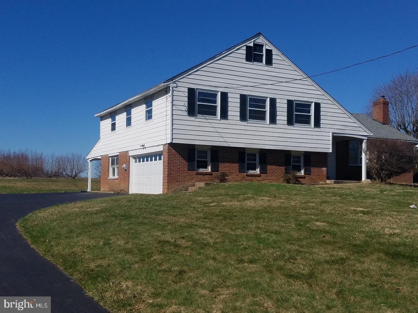 522 South New Middletown Road Media, PA 19063 - Photo 2 of 20 Exterior Side