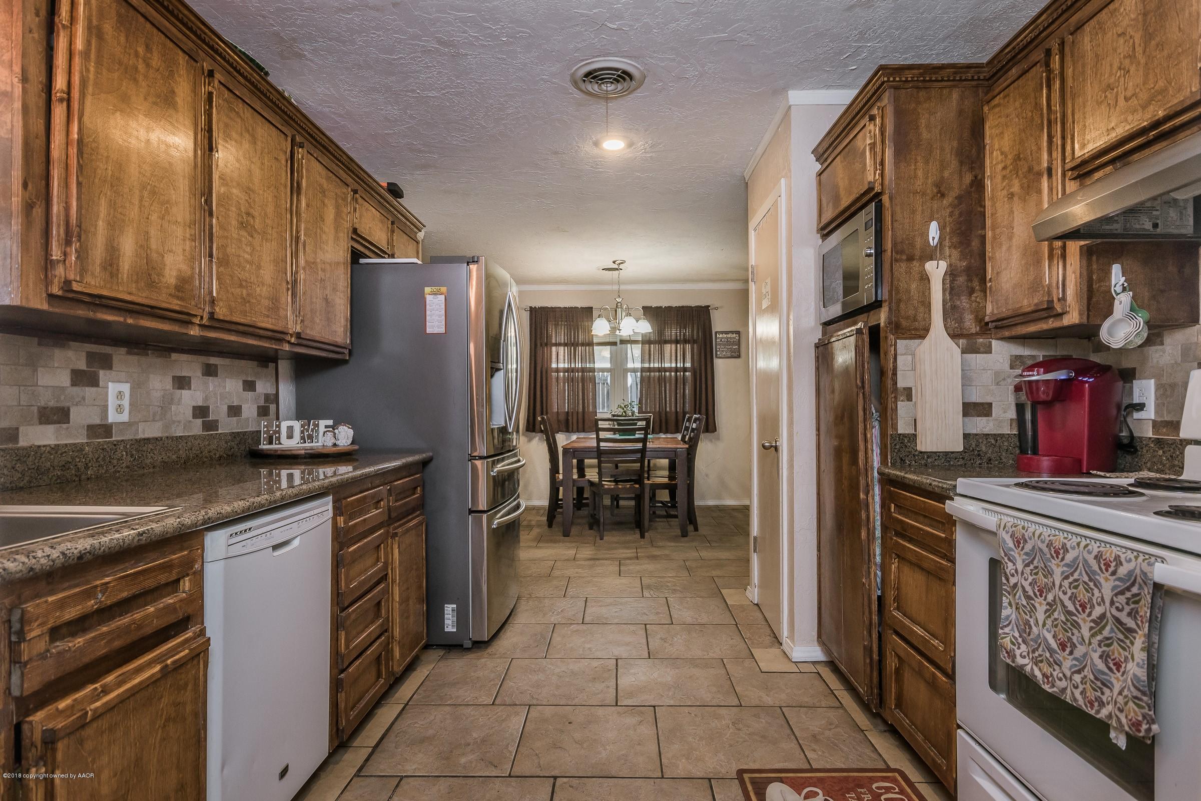 5133 Kirk Drive Amarillo, TX 79110 - Photo 8 of 14 006_Kitchen_-3
