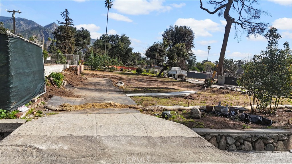 2560 Maiden Lane Altadena, CA 91001 - Photo 16 of 19 a view of a yard with cars