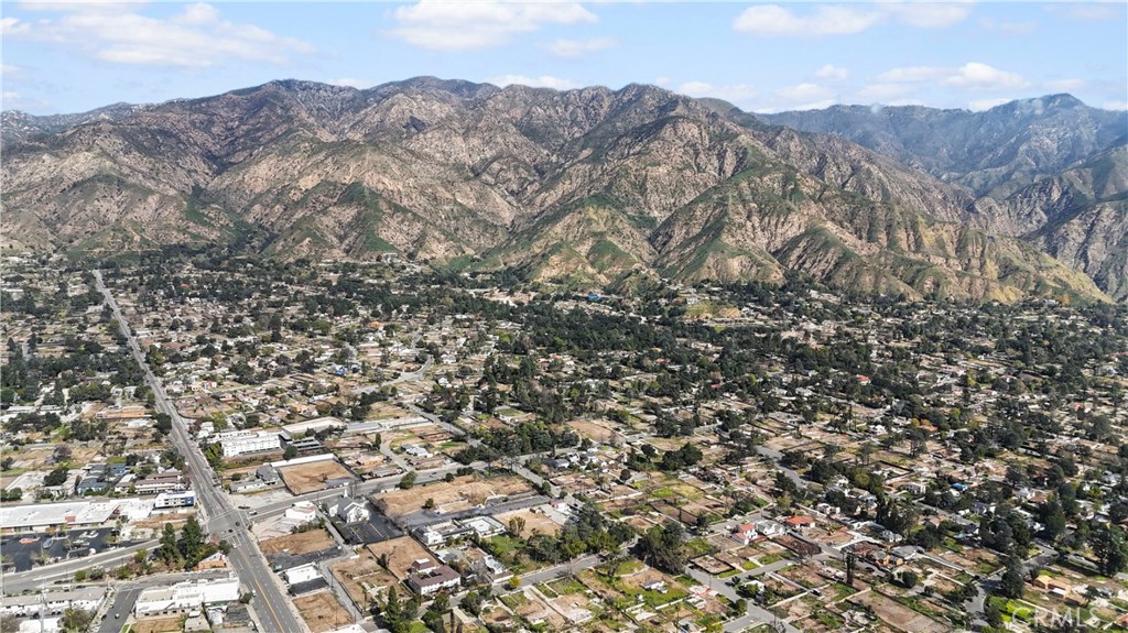 2560 Maiden Lane Altadena, CA 91001 - Photo 6 of 19 an aerial view of houses covered in trees
