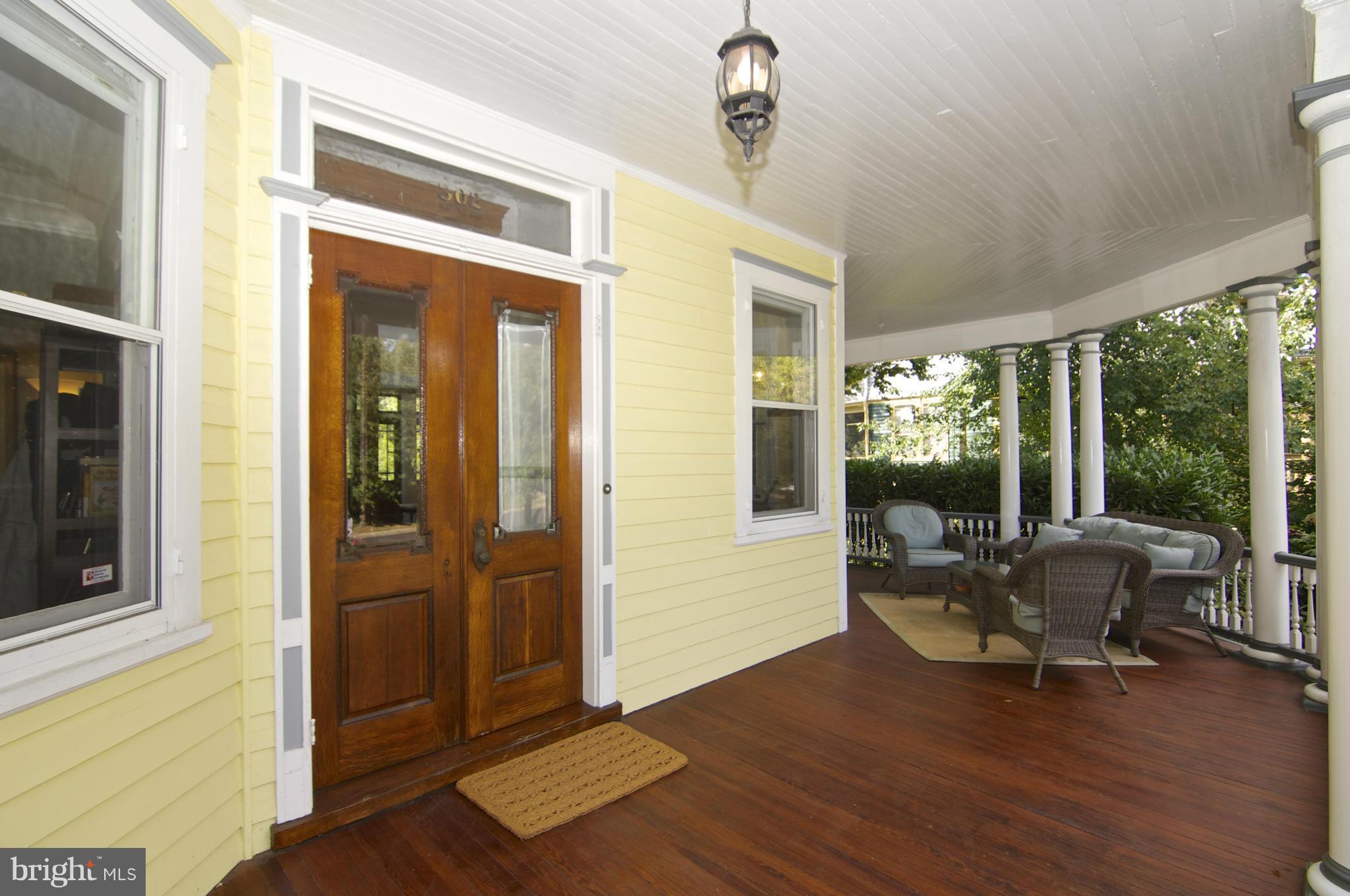 302 Woodlawn Road Baltimore, MD 21210 - Photo 2 of 30 Entrance/Porch