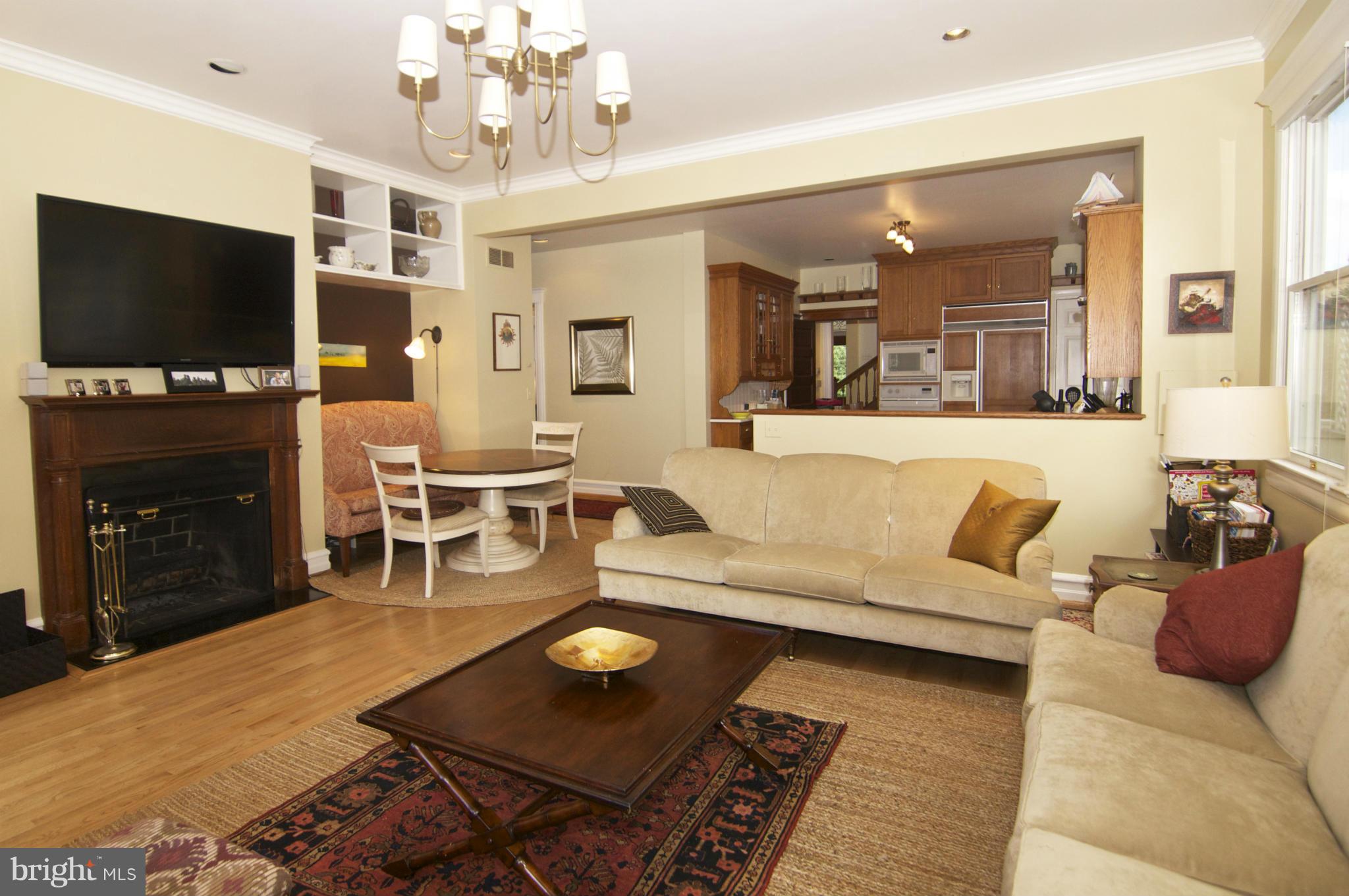 302 Woodlawn Road Baltimore, MD 21210 - Photo 12 of 30 Family Room