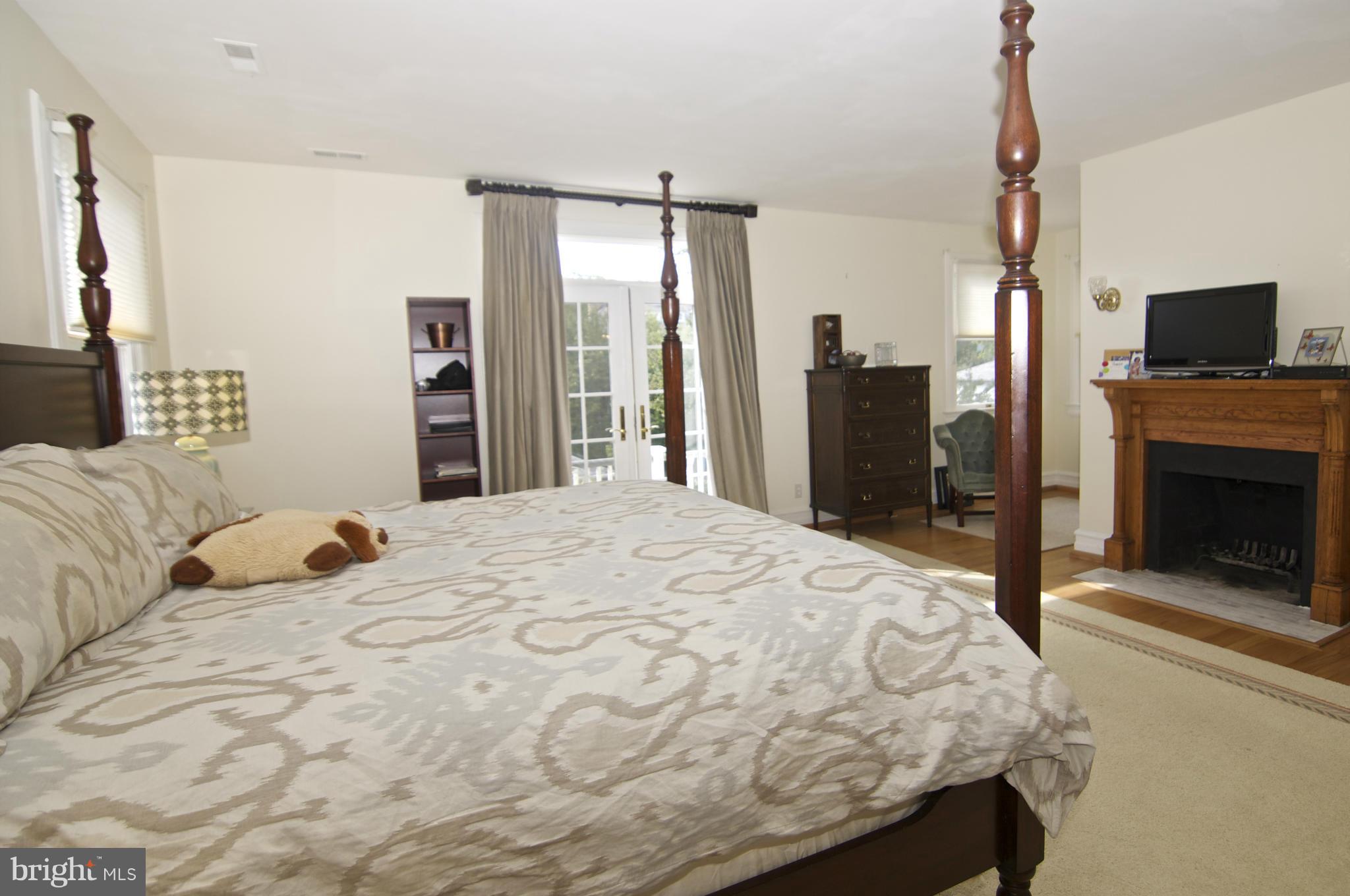 302 Woodlawn Road Baltimore, MD 21210 - Photo 14 of 30 Bedroom (Master)