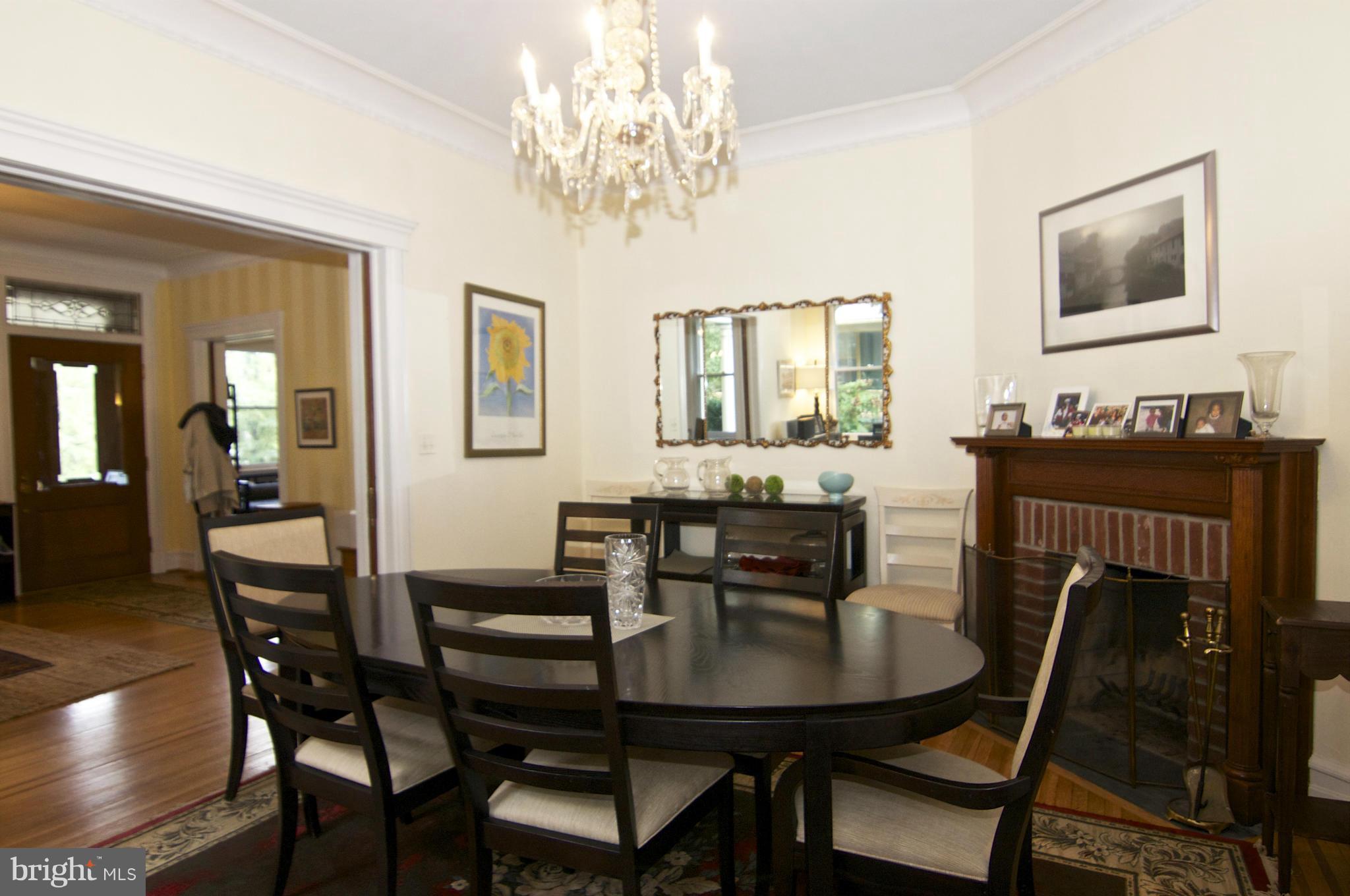 302 Woodlawn Road Baltimore, MD 21210 - Photo 8 of 30 Dining Room