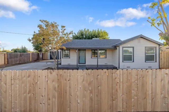 $314,200 | 4722 East Florence Avenue, Fresno, CA 93725