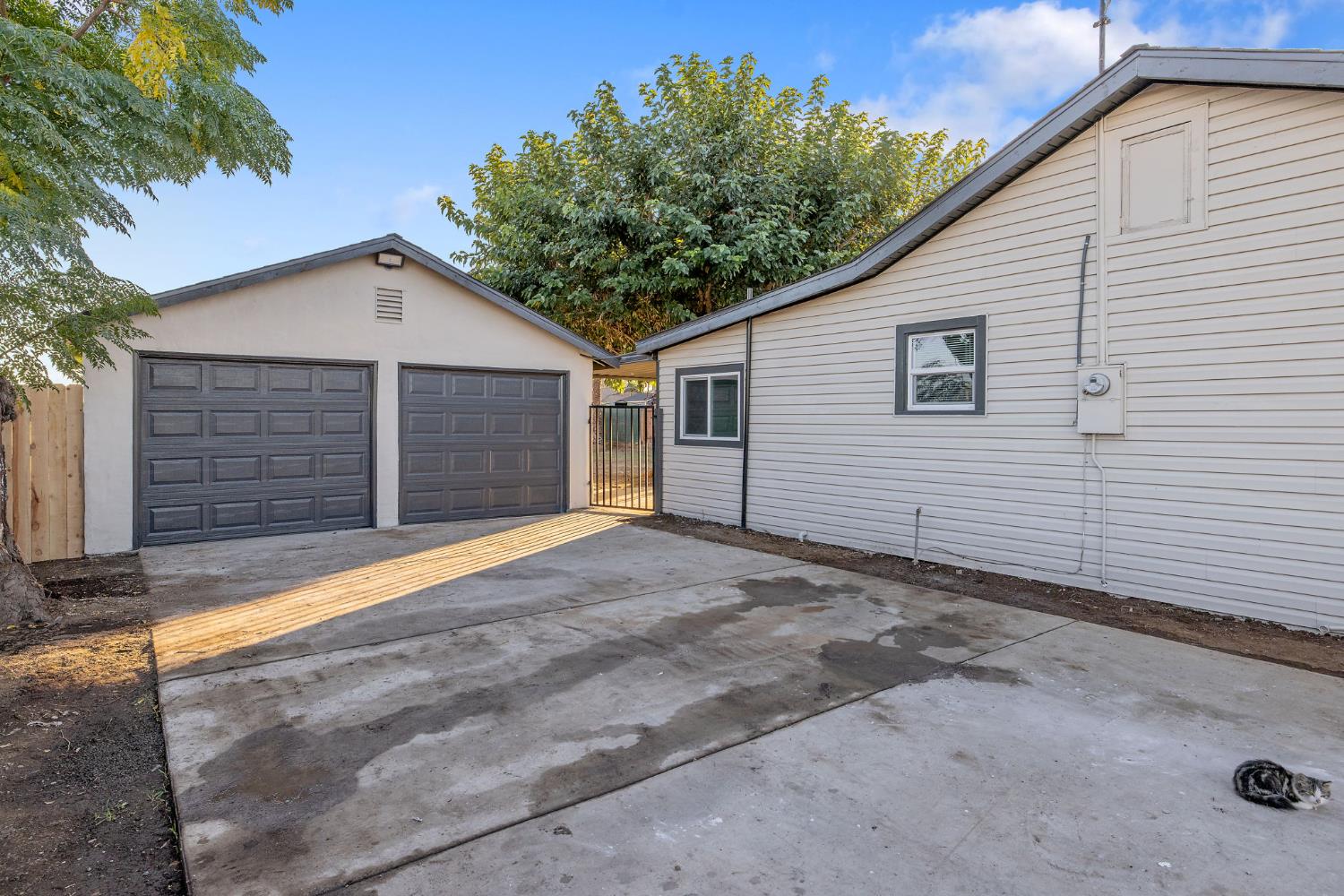 4722 East Florence Avenue Fresno, CA 93725 - Photo 4 of 51 a view of backyard of house
