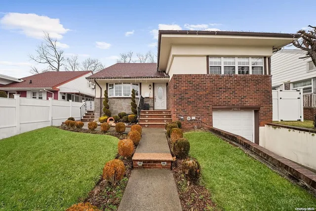 $1,895,000 | 198-31 Pompeii Avenue | Holliswood Jamaica