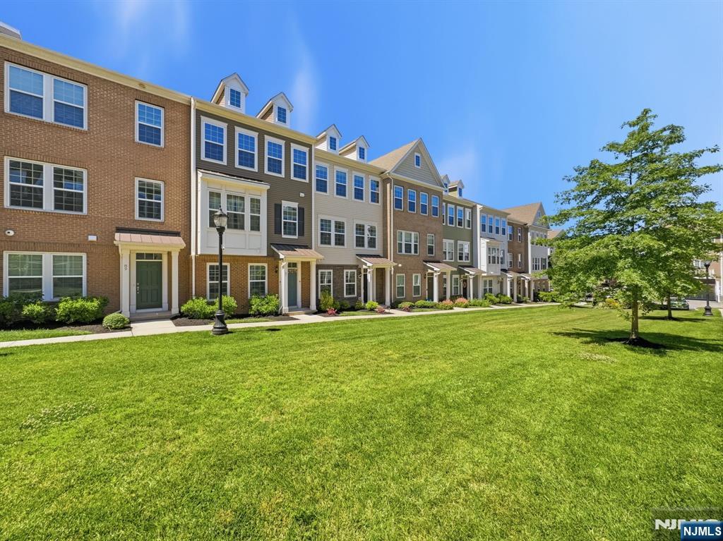 85 Truman Drive Wood-Ridge, NJ 07075 - Photo 5 of 47