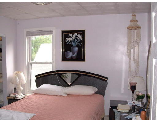 16-18 George Street West Springfield, MA 01089 - Photo 7 of 11 Gallery Image 7