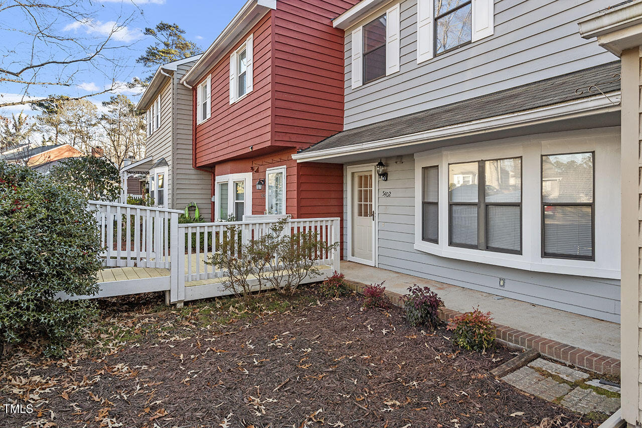 5402 Pine Top Circle Raleigh, NC 27612 - Photo 3 of 29 5402 Pine Top Circle_03