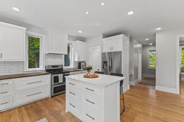 $950,000 | 655 55th Street Northeast, Buffalo, MN 55313