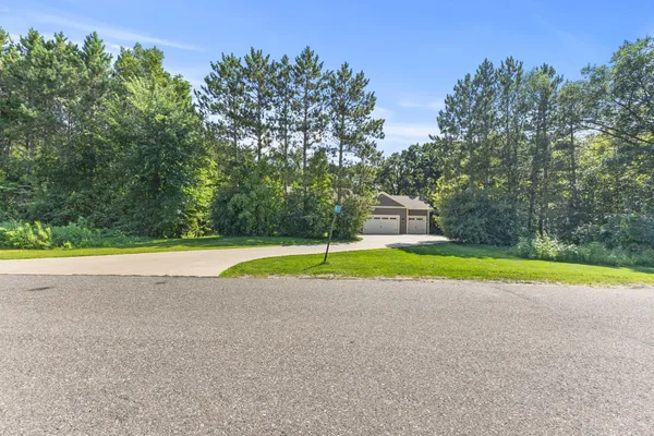 $950,000 | 655 55th Street Northeast, Buffalo, MN 55313