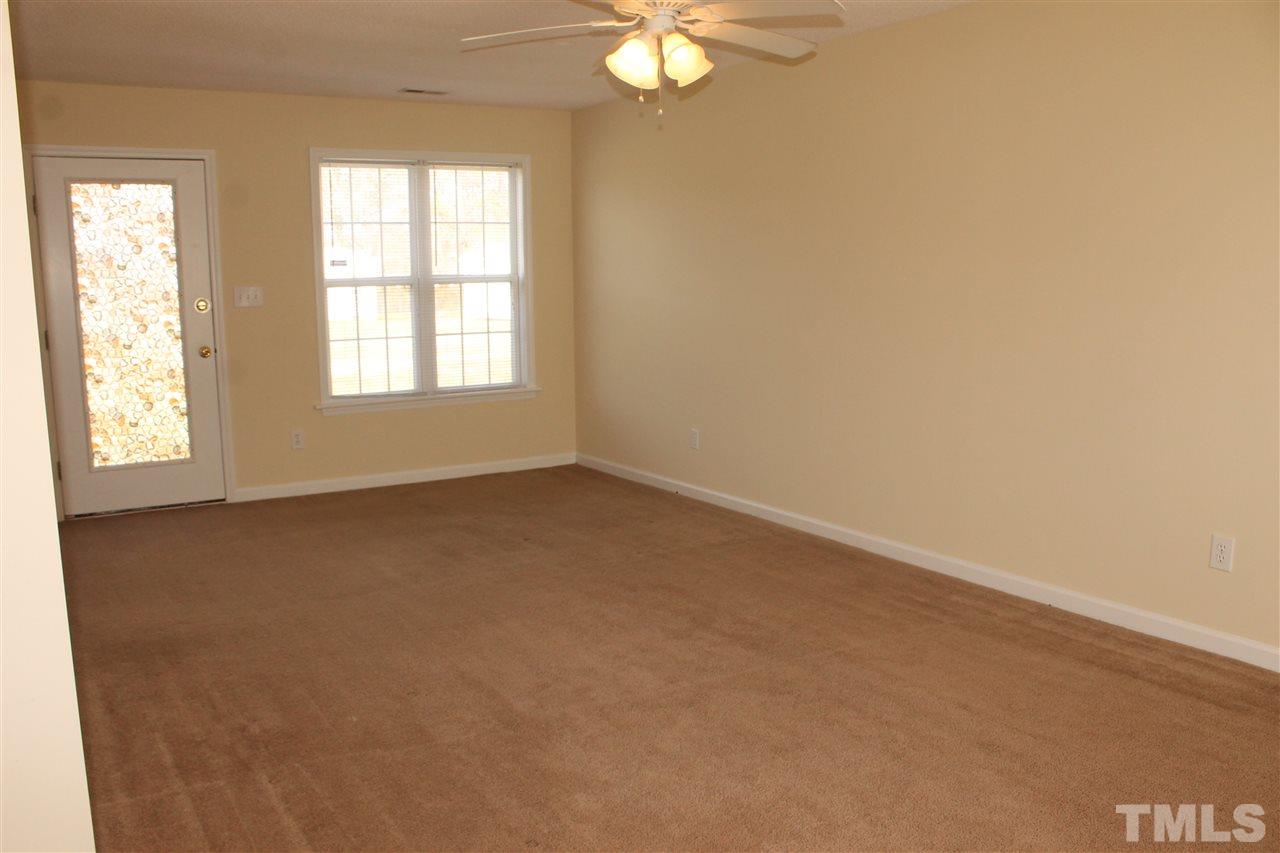 1887 Lynch Road Selma, NC 27576 - Photo 5 of 21 Gallery Image 5