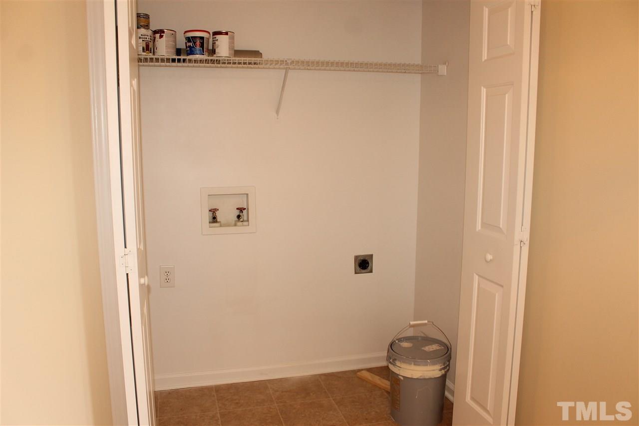 1887 Lynch Road Selma, NC 27576 - Photo 7 of 21 Gallery Image 7