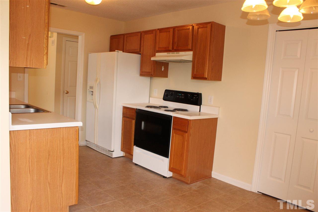 1887 Lynch Road Selma, NC 27576 - Photo 8 of 21 Gallery Image 8