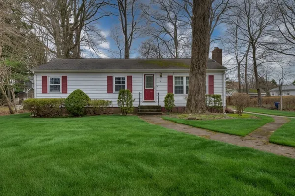 $489,900 | 86 Lawndale Drive, Warwick, RI 02818