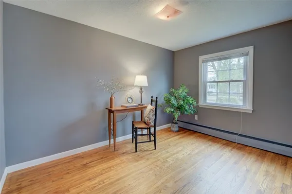 $489,900 | 86 Lawndale Drive, Warwick, RI 02818