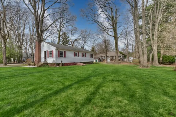 $489,900 | 86 Lawndale Drive, Warwick, RI 02818