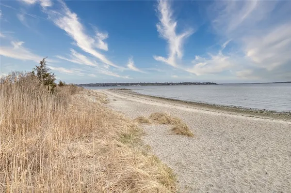 $489,900 | 86 Lawndale Drive, Warwick, RI 02818