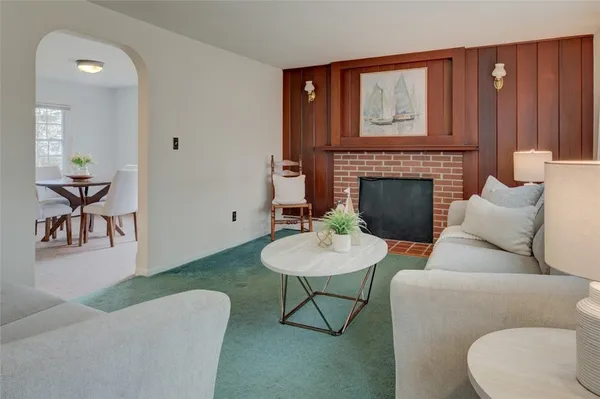 $489,900 | 86 Lawndale Drive, Warwick, RI 02818