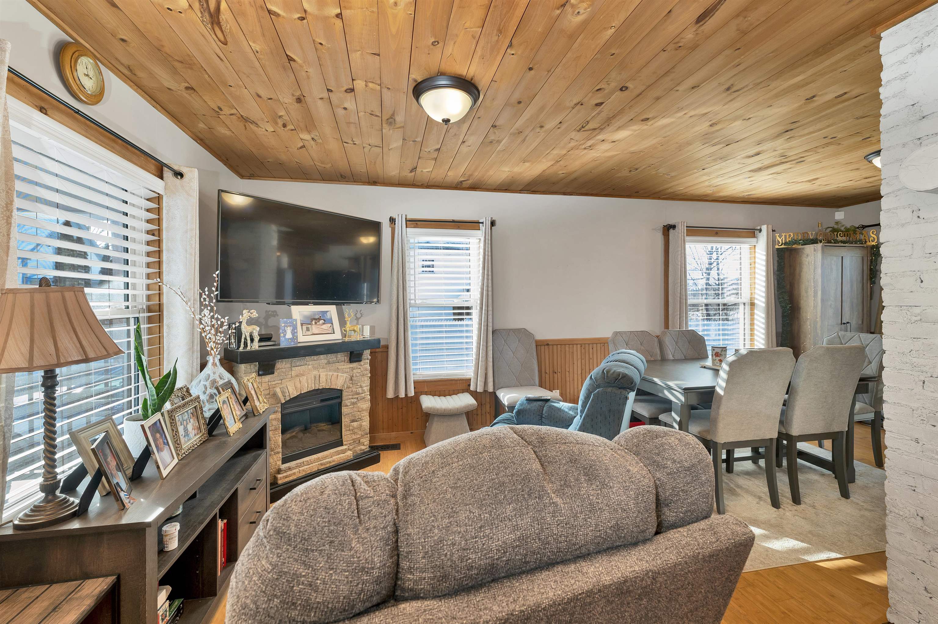 15 Edgewood Street Claremont, NH 03743 - Photo 14 of 32