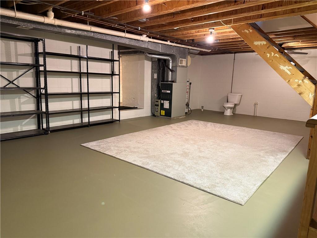 206 Washington Street Beaver, PA 15009 - Photo 32 of 32 a view of a room with gym equipment