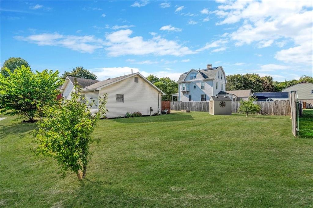206 Washington Street Beaver, PA 15009 - Photo 4 of 32 a view of a house with backyard and garden