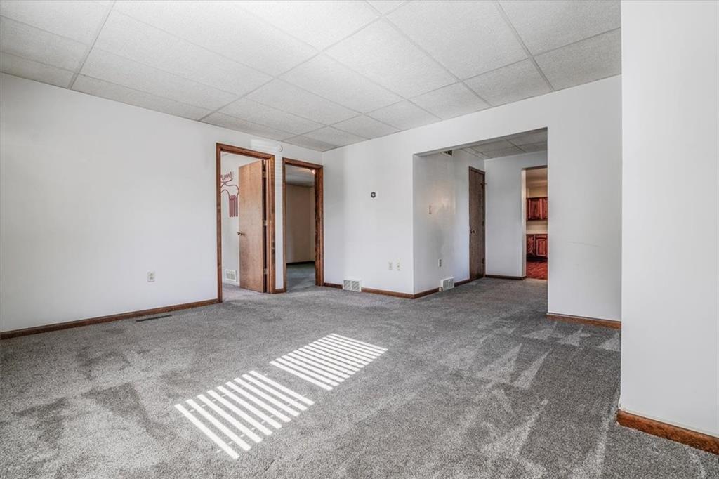 206 Washington Street Beaver, PA 15009 - Photo 10 of 32 an empty room with windows