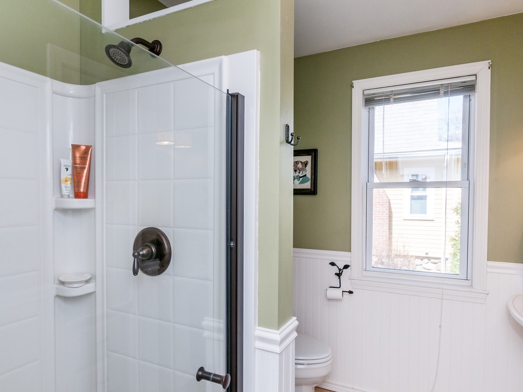 38 Brookfield Road Waltham, MA 02452 - Photo 18 of 25 Gallery Image 18