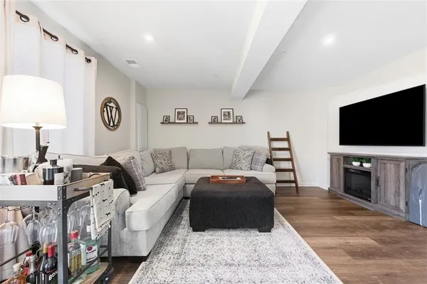 $420,000 | 7402 Chestnut Way, Gibsonia, PA 15044