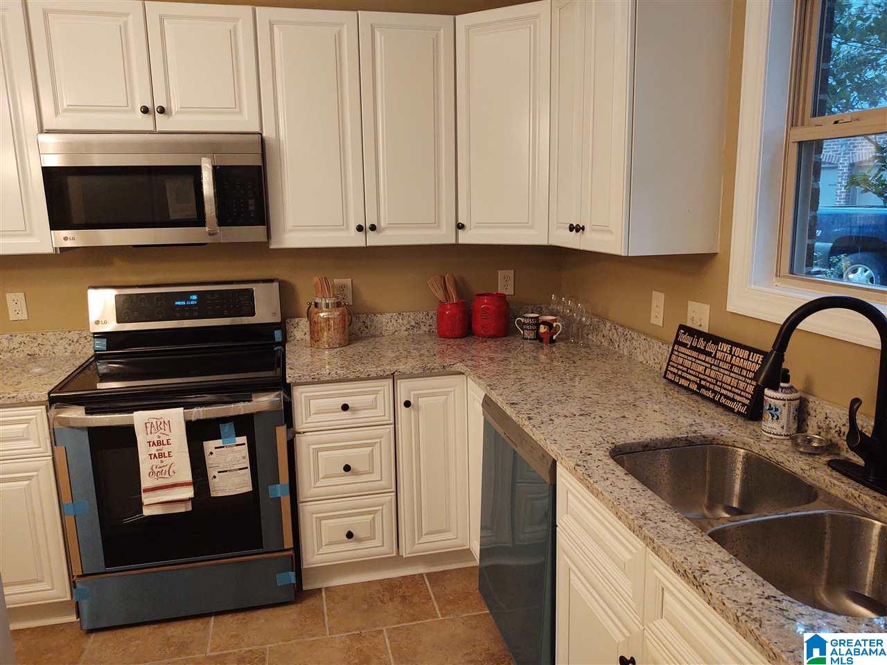 445 Heathersage Road Alabaster, AL 35114 - Photo 15 of 50