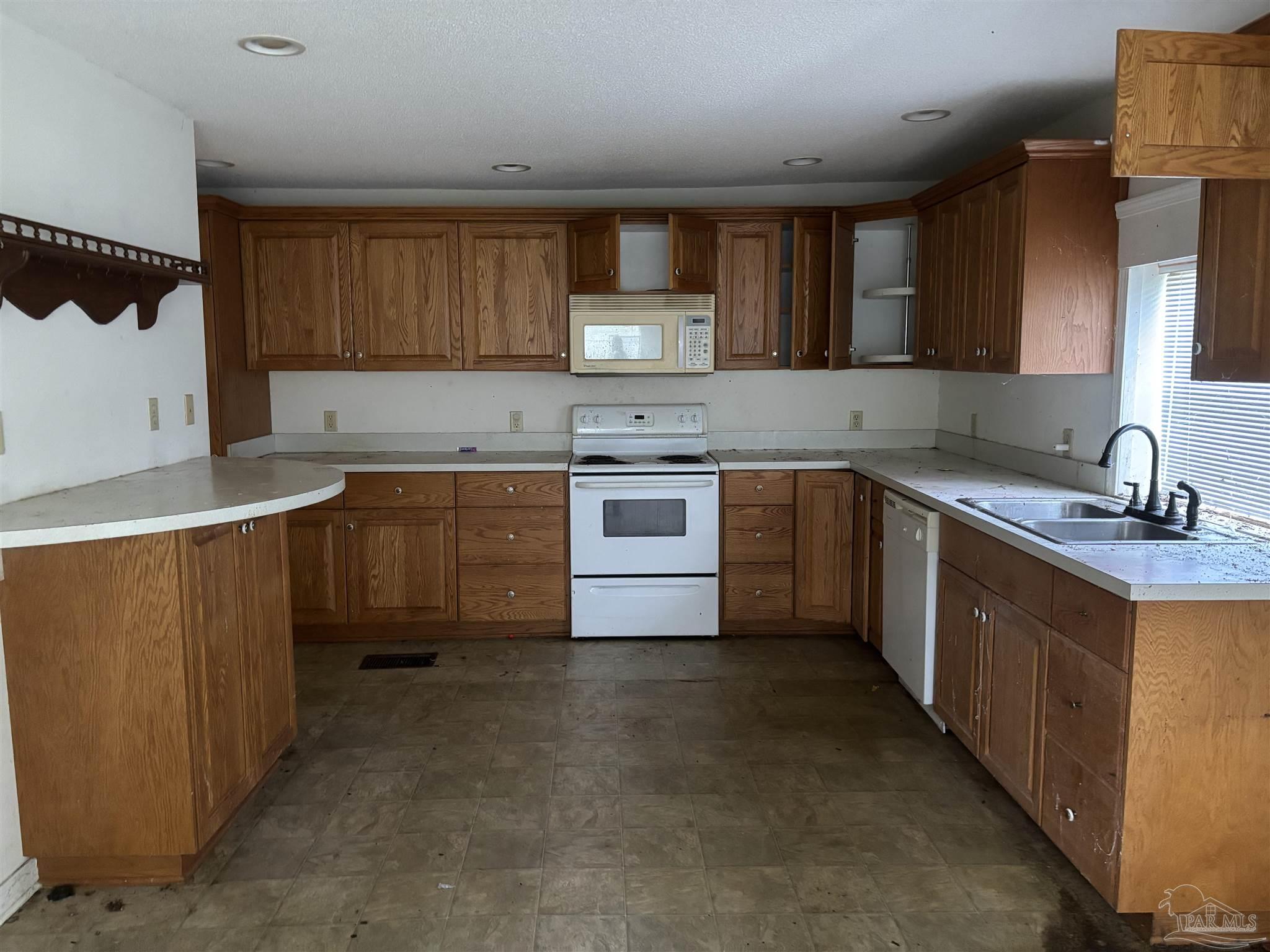 3839 Wilder Road Cantonment, FL 32533 - Photo 5 of 13 Gallery Image 5