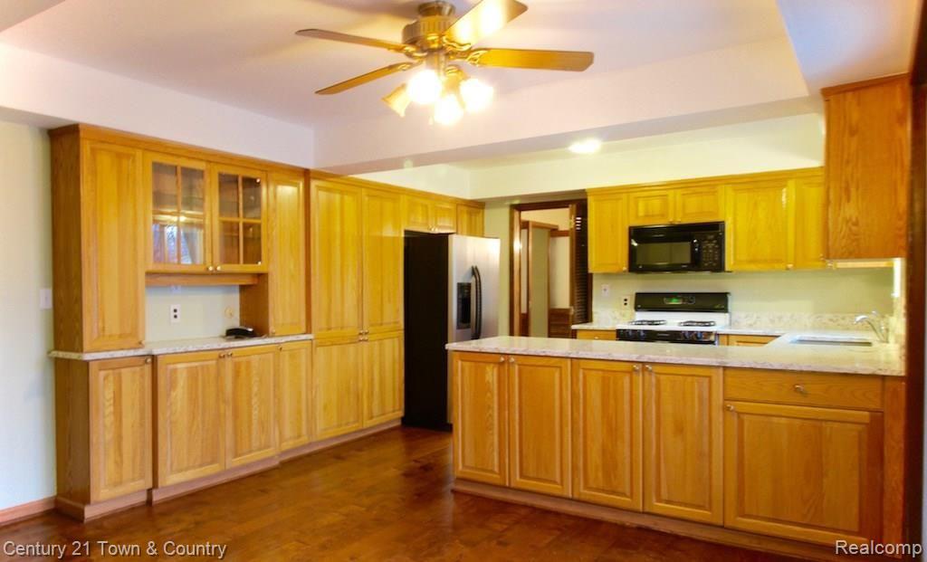 3126 Tamarron Drive Rochester Hills, MI 48309 - Photo 12 of 44