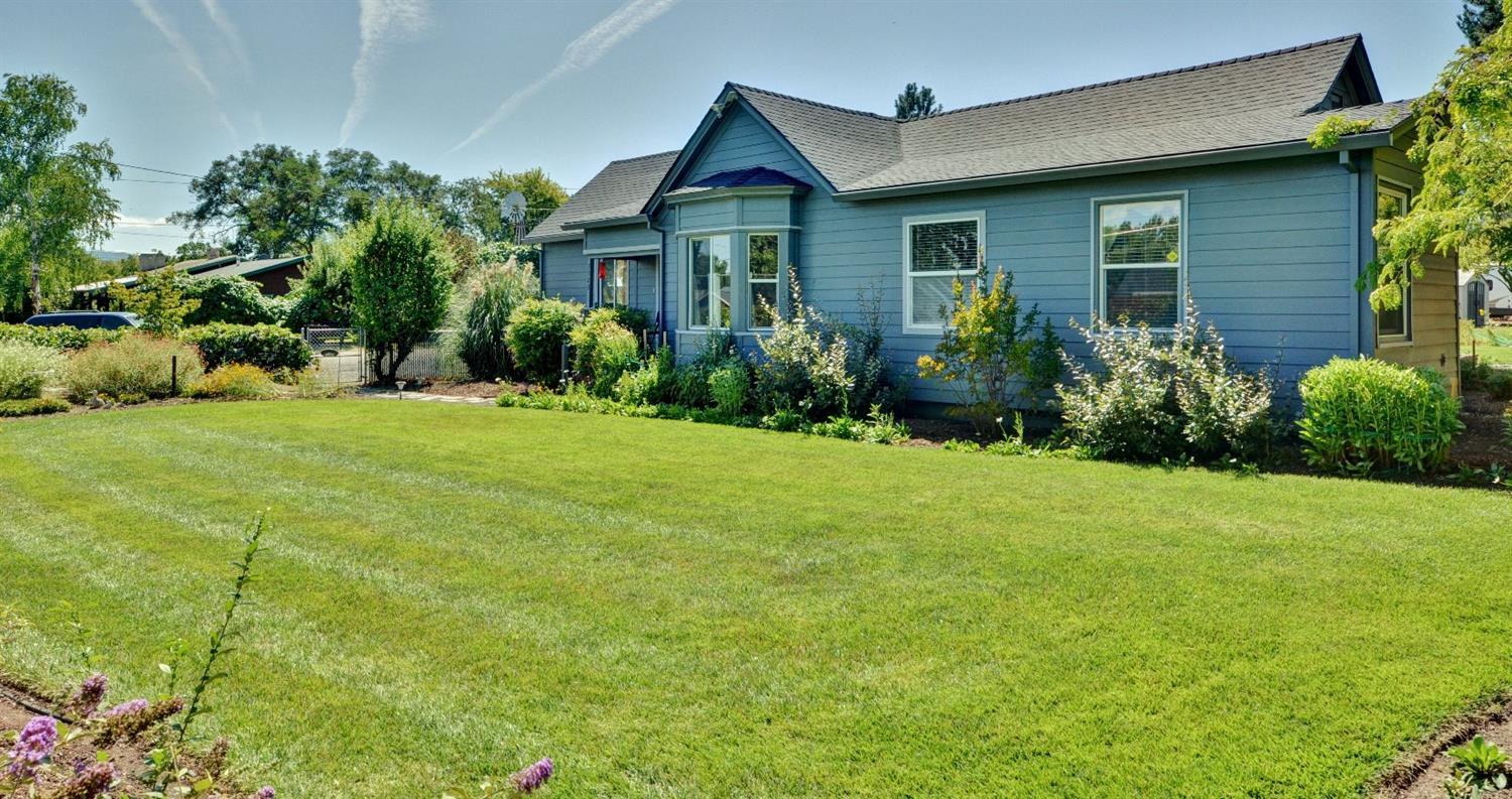 3523 Grant Road Central Point, OR 97502 - Photo 3 of 35 Additional Photo