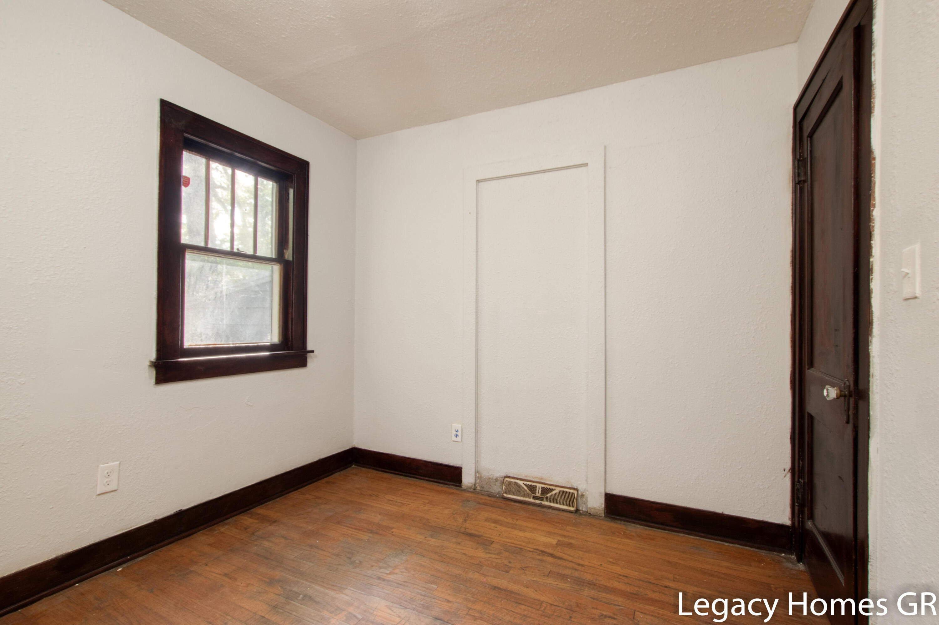 2828 Riordan Street Muskegon, MI 49444 - Photo 14 of 31 Riordan 2828-17