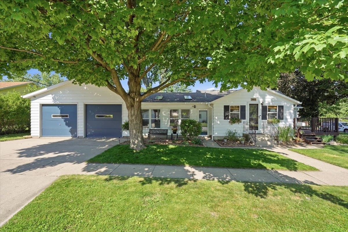 1102 Grant Street Fort Atkinson, WI 53538 - Photo 2 of 39