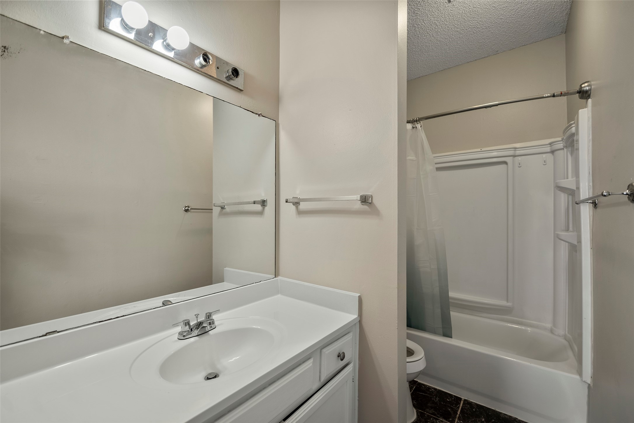 7120 Deer Creek Court Spring, TX 77379 - Photo 19 of 23 Principal bathroom