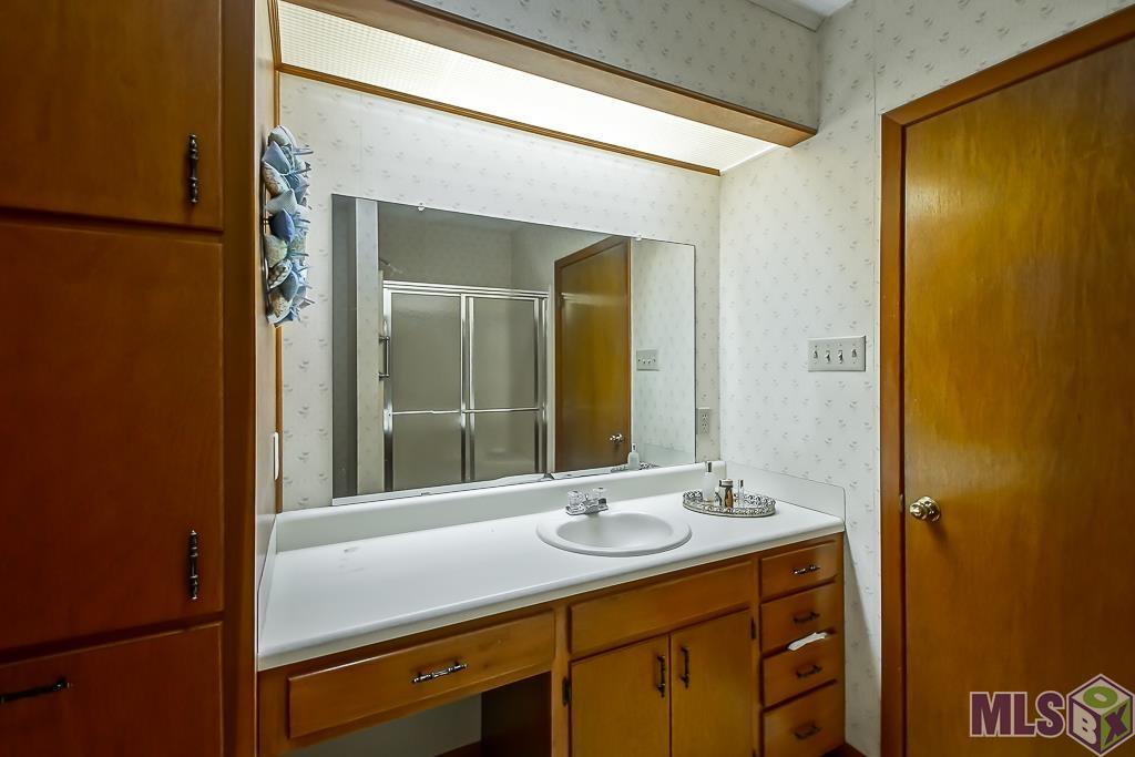 5669 Wye Road Lakeland, LA 70752 - Photo 15 of 24 Primary Bathroom