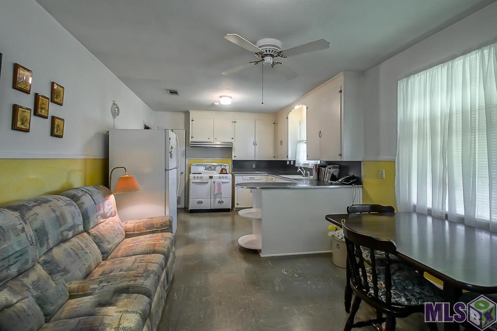 5669 Wye Road Lakeland, LA 70752 - Photo 8 of 24 Kitchen-Dining Area