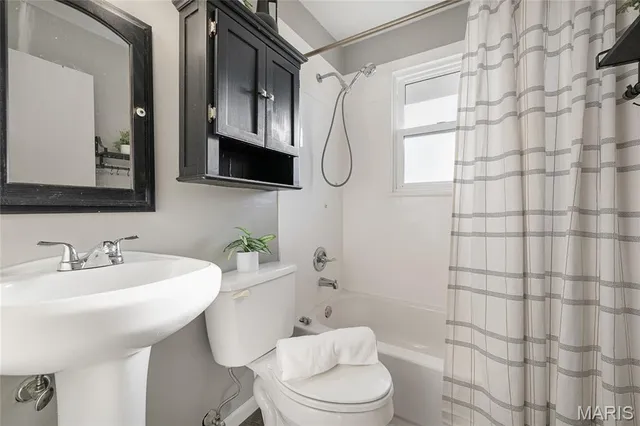 $218,000 | 8014 Morgan Ford Road, St. Louis, MO 63123