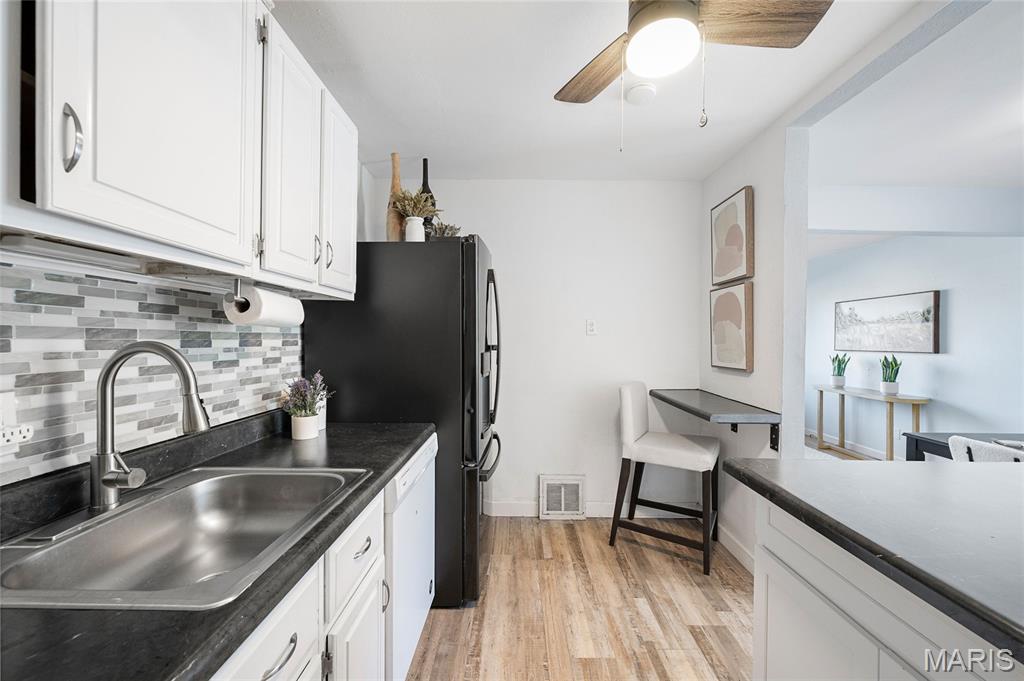 8014 Morgan Ford Road St. Louis, MO 63123 - Photo 9 of 24 Gallery Image 9