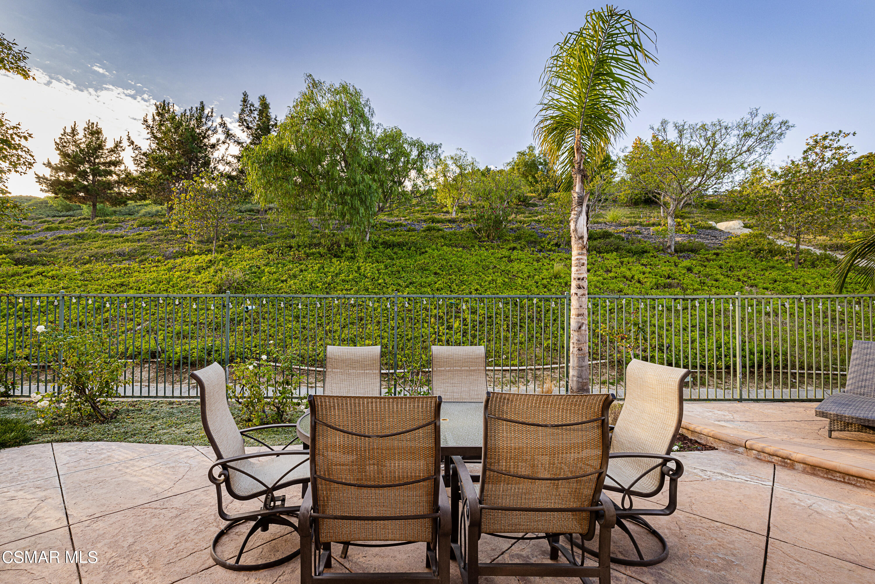 659 Corte Estrella Camarillo, CA 93010 - Photo 26 of 36 a view of a chairs and table in the patio