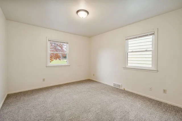 $164,900 | 1605 6th Street Southeast, Austin, MN 55912