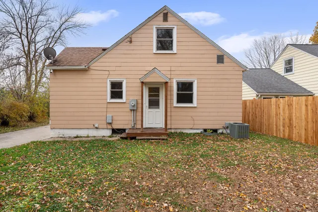 $164,900 | 1605 6th Street Southeast, Austin, MN 55912