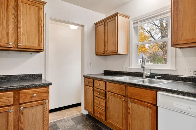 $164,900 | 1605 6th Street Southeast, Austin, MN 55912