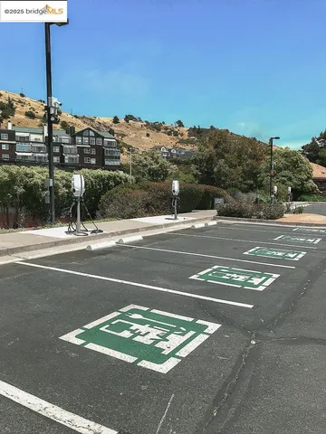 $529,000 | 1300 Quarry Court, Unit 303, Richmond, CA 94801