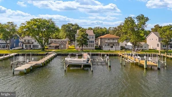 $1,400,000 | 952 Chester River Drive, Grasonville, MD 21638